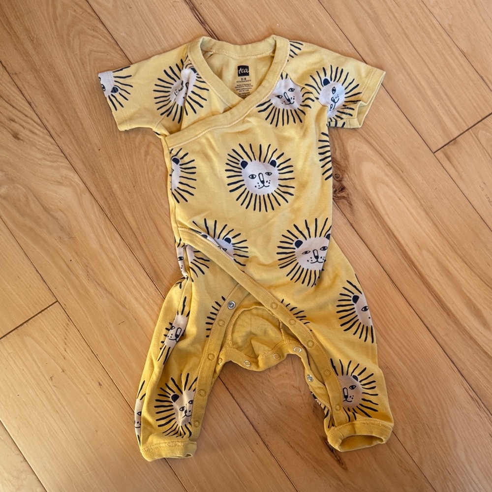 Tea Collection Yellow Lion Print Kids Footie